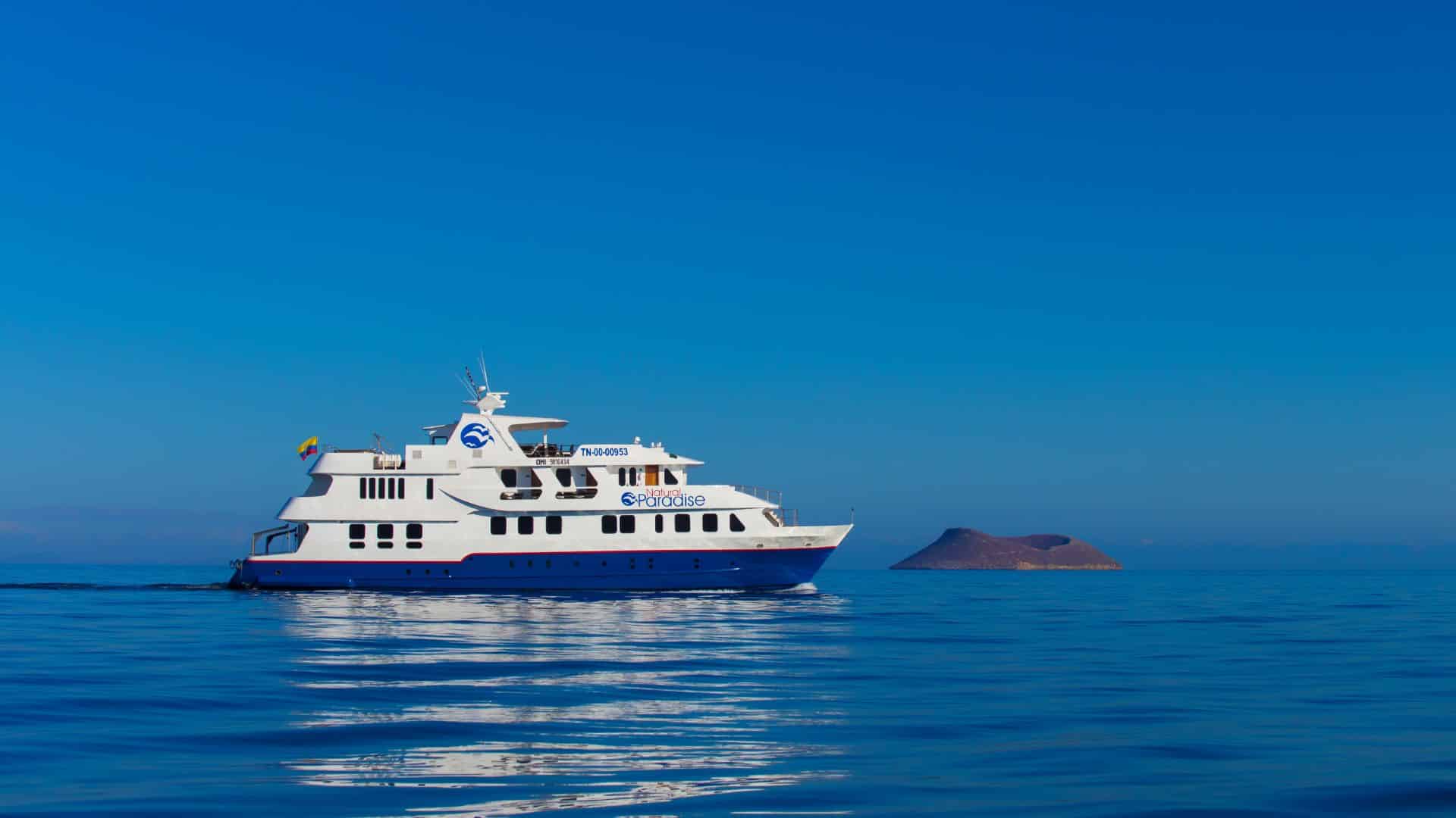 Natural Paradise Yacht, Galapagos