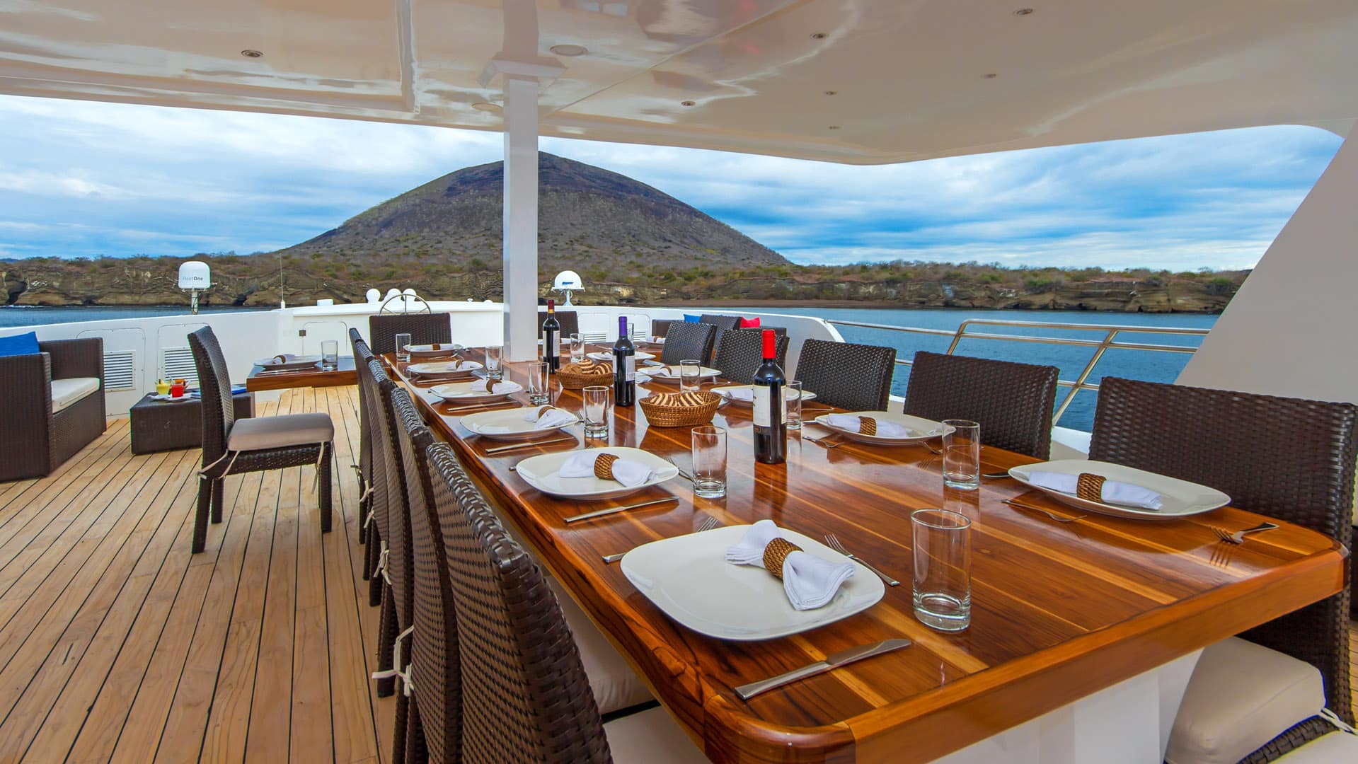 Sundeck and dining onboard Natural Paradise