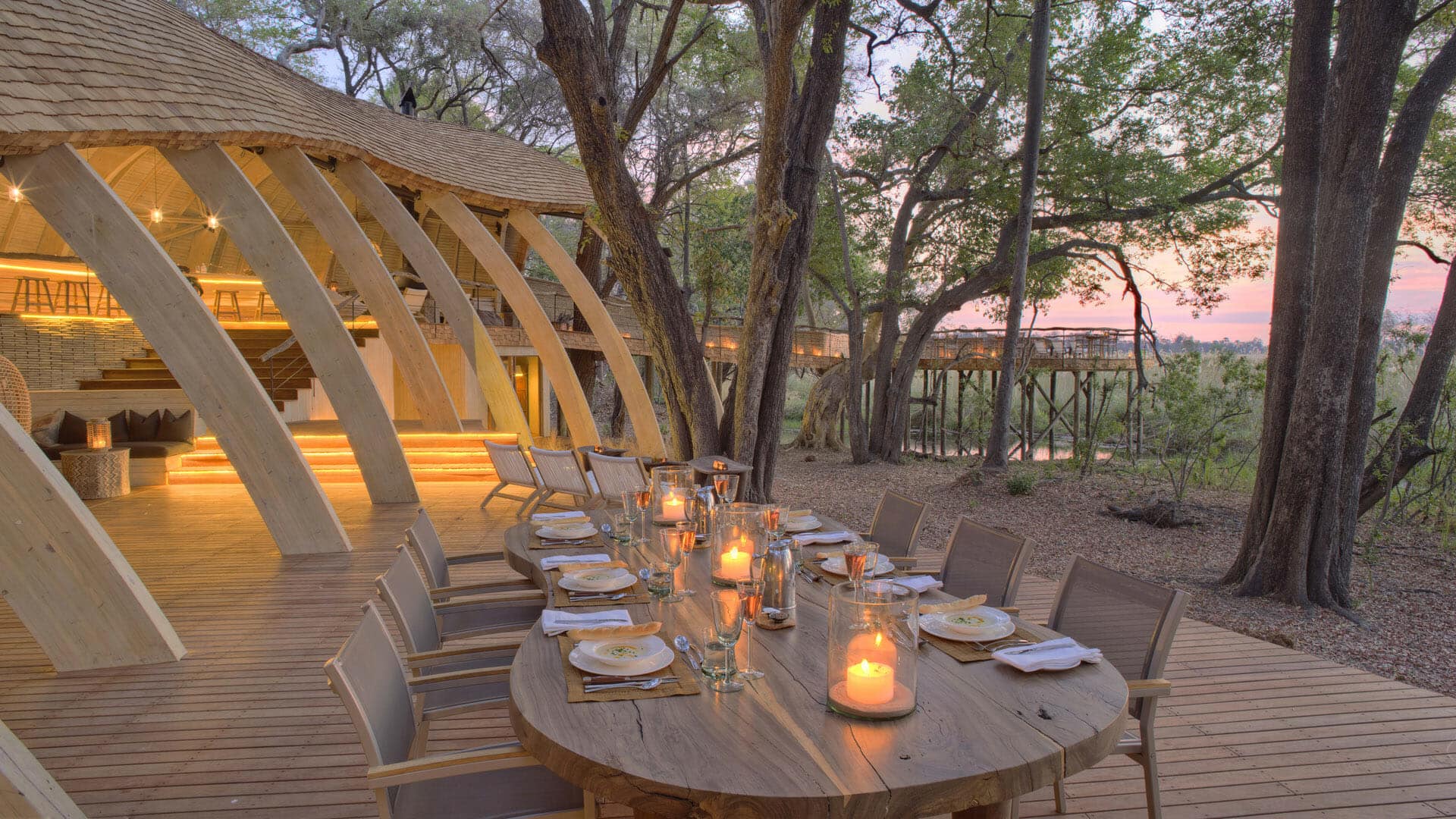 https://www.steppestravel.com/app/uploads/2019/06/dining-sandibe-okavango-delta-botswana.jpg