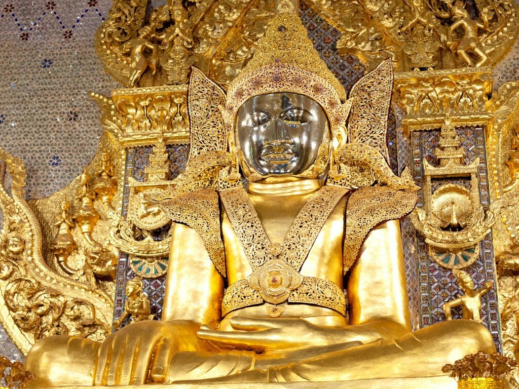 Golden statue of the Buddha at Mahamuni Paya