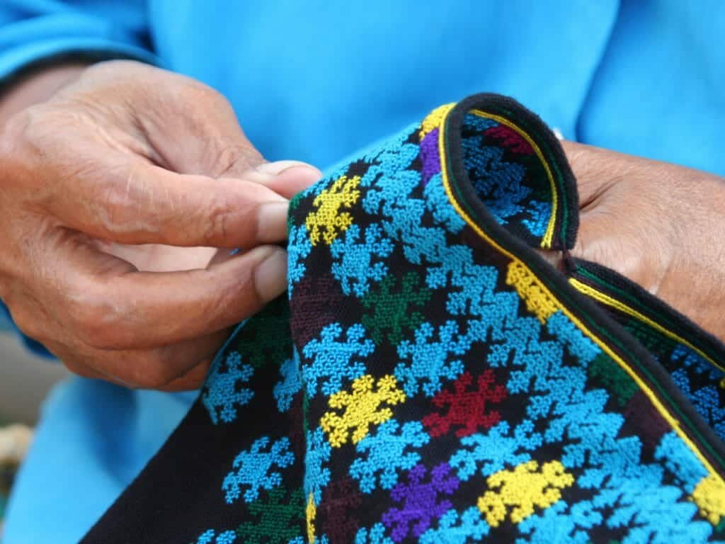 Stitching Textiles, Laos