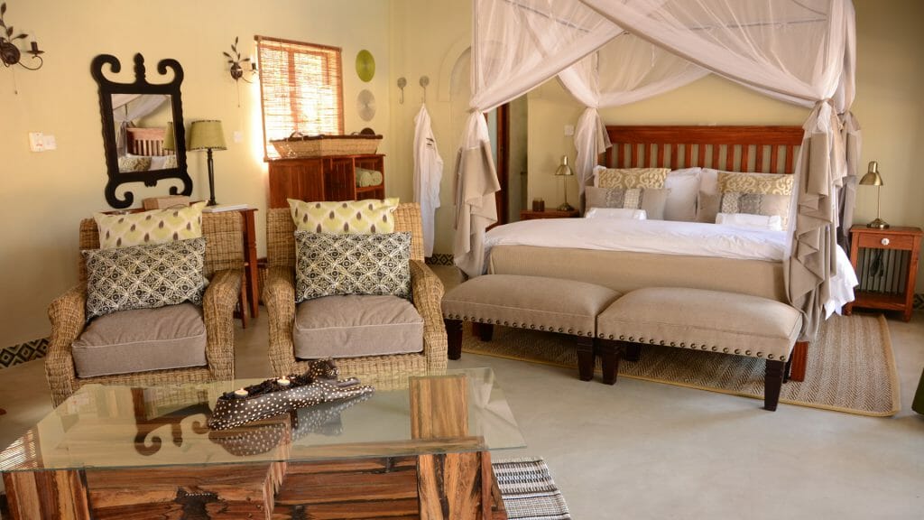 Camelthorn Lodge, Hwange, Zimbabwe