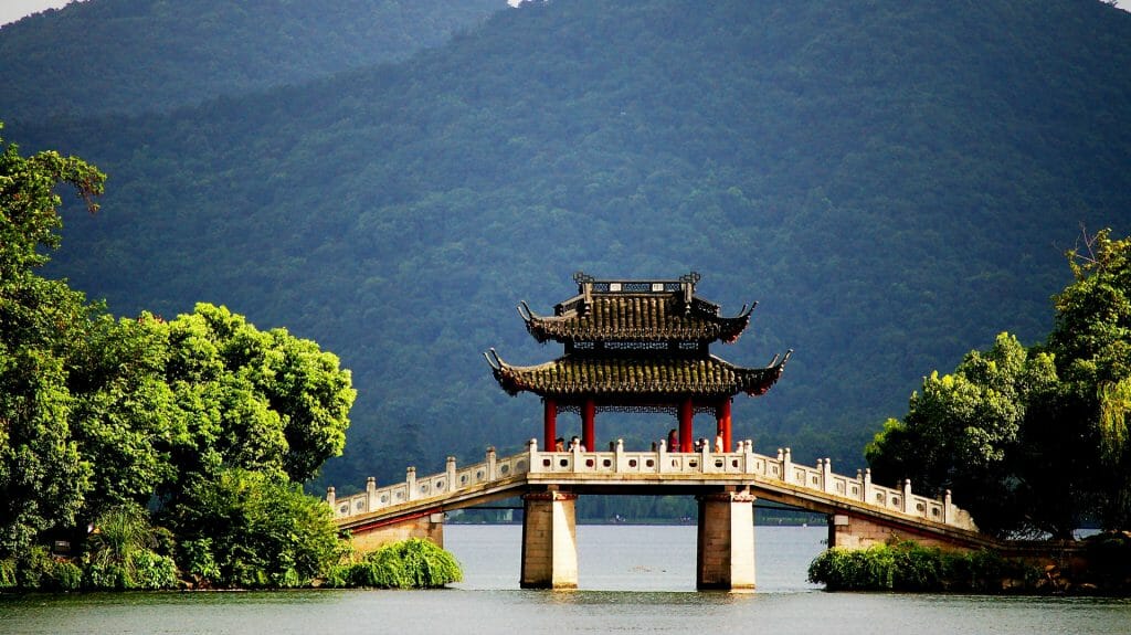 Pavillion Bridge at West Lake, Hangzhou, China