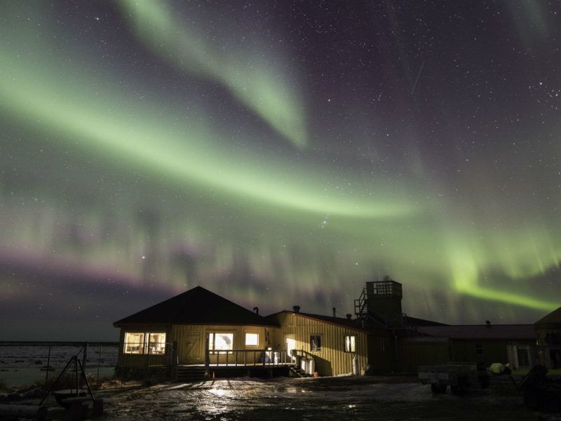 Lodge and Northern Lights, Seal River Heritage Lodge, Churchill Wild, Canada