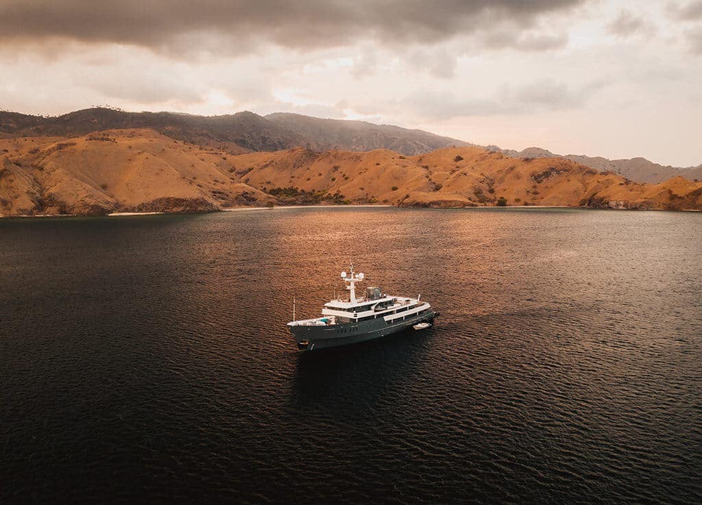 Aqua blu boat, Indonesia