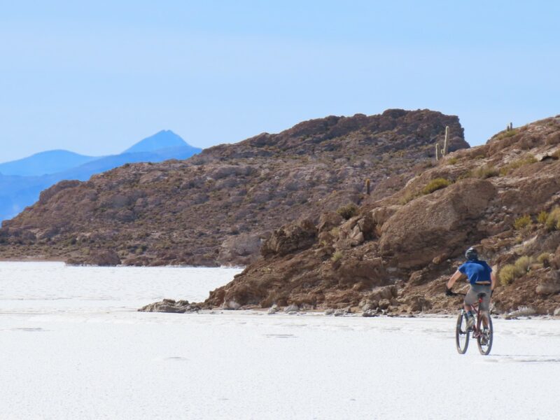 Cycling, Islas del Salar, Uyuni Salt Flats, Altiplano, Bolivia