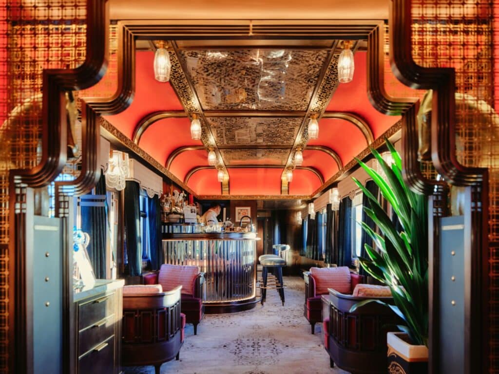 Golden Eagle Train, lounge & bar, China