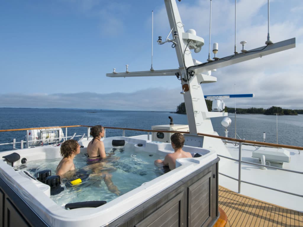 Jacuzzi, Cascadia, Anchorage, Canada