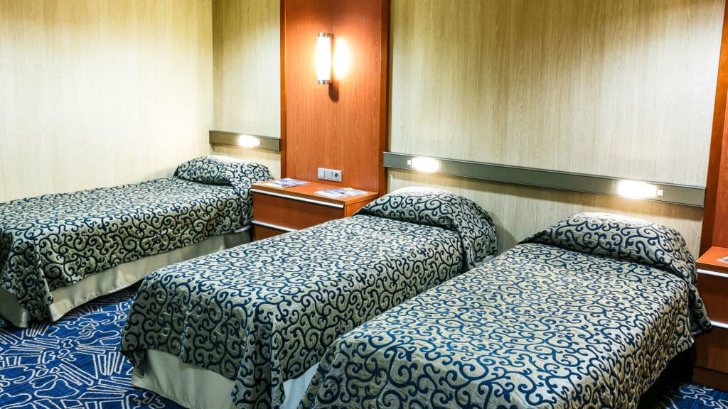 Triple Cabin, Ocean Endeavour, Spitsbergen, Greenland, Canadian Arctic