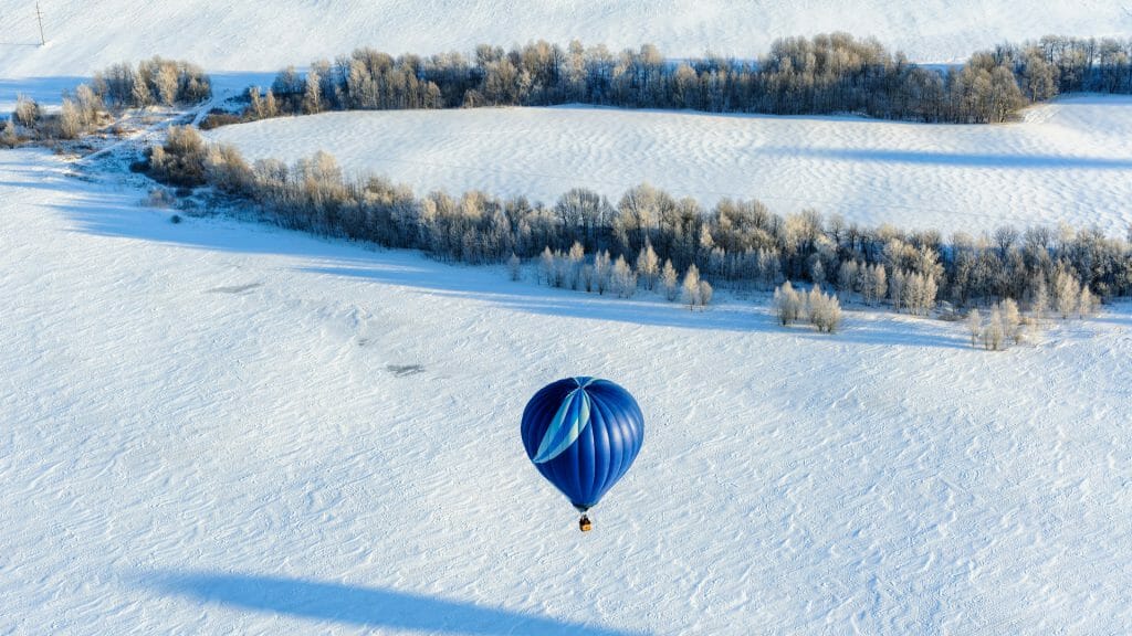 Hot air balloon in Winter