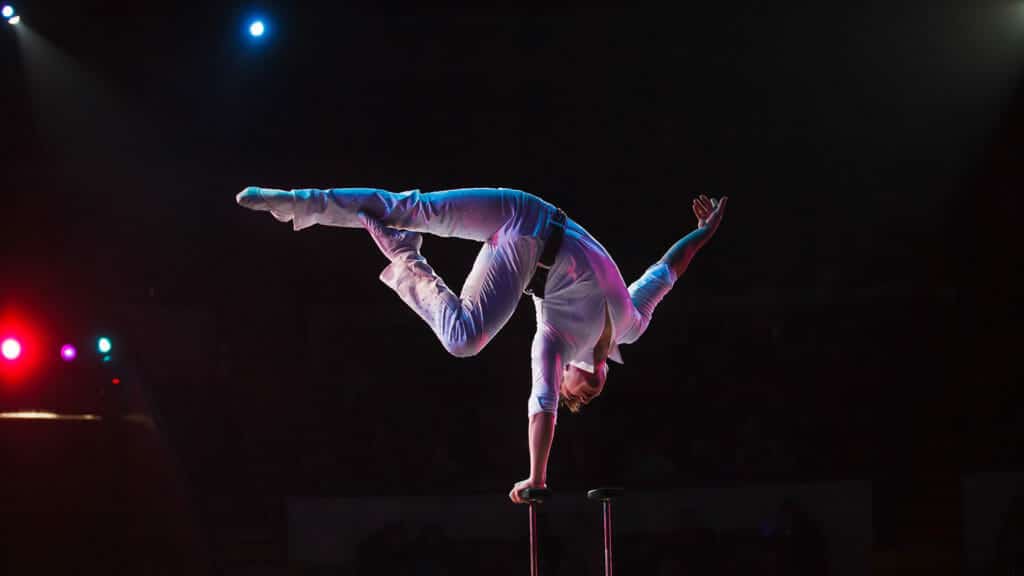The Phare Cirus acrobatics