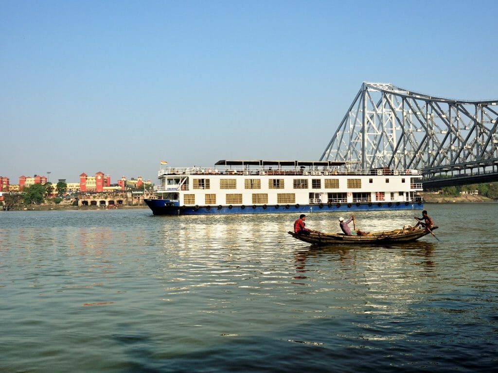 Rajmahal under the bridge, Calcutta, India
