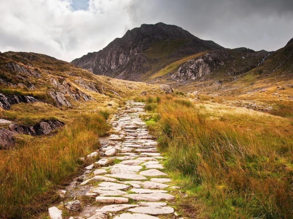Footpath in Snowdonia National Park along to Glyder Fawr mountain, Wales, UK